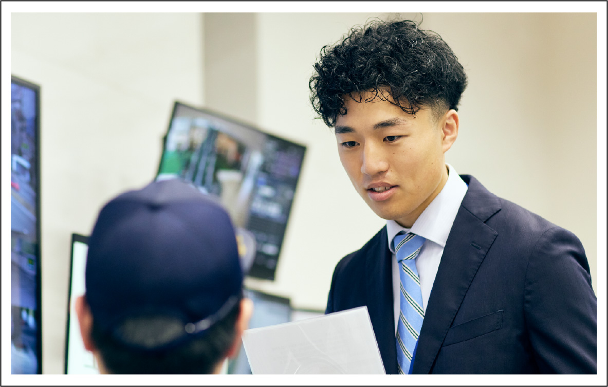 防災センターで打ち合わせ